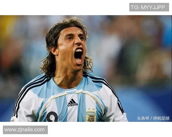 国外长发足球明星的魅力与风采解析以及他们在赛场上的精彩表现 国外长发足球明星的魅力与风采解析以及他们在赛场上的精彩表现